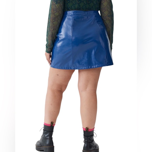NWT Lazy Oaf Feeling Blue Vinyl Skirt Multi Zip Front Size US 18 Mini Skirt - Picture 2 of 16